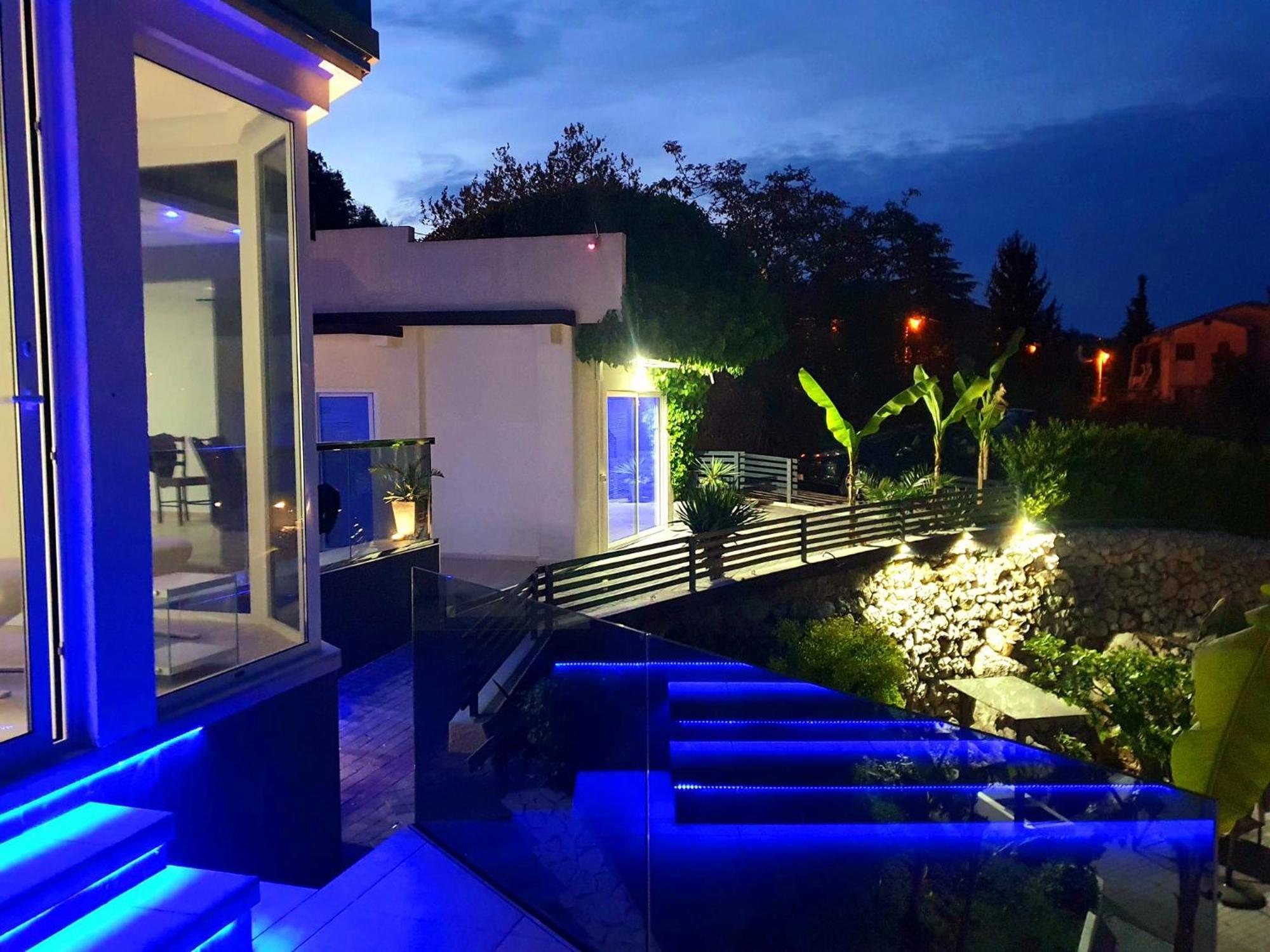 Penthouse Jacuzzi & Pool Apartmants Opatija Extérieur photo